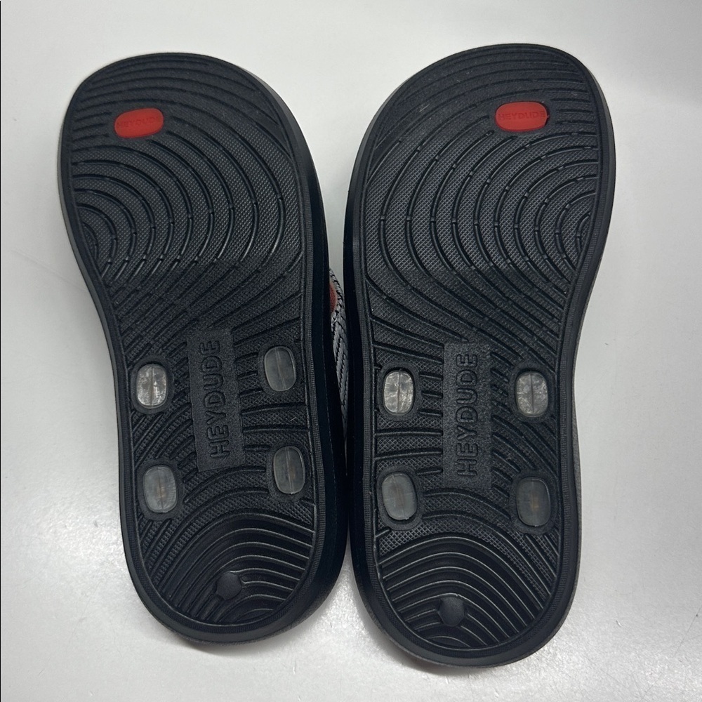 Hey Dude Meg Flip Flop Lightweight Thong Sandals Waves Black Print Womens Size 5 - Picture 7 of 7